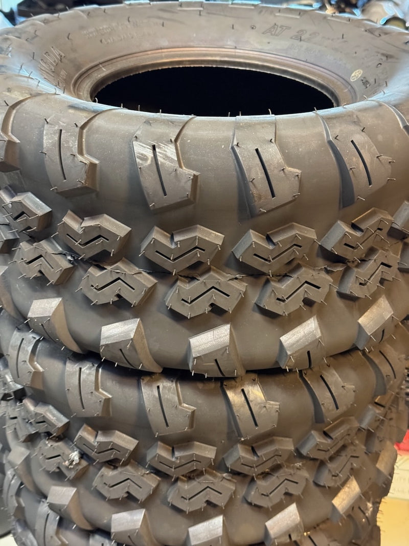 Dekk bak 22x10-10 - uten felg