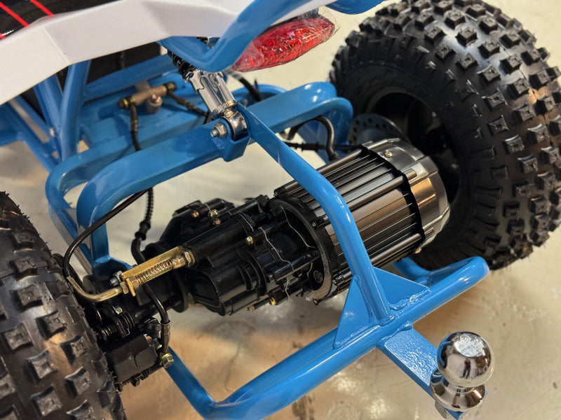 1200W Electric Blue - stor og svært solid bygget barne ATV -  48V m/diff., mekanisk høy/lav gir, 3 effektrinn m.m.