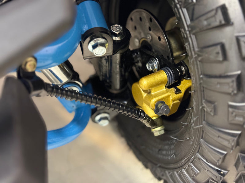 1200W Electric Blue - stor og svært solid bygget barne ATV -  48V m/diff., mekanisk høy/lav gir, 3 effektrinn m.m.